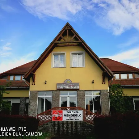 Tolgyfa Vendeglo Es Panzio Bed & Breakfast Palhaza