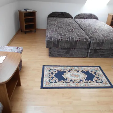 Tolgyfa Vendeglo Es Panzio Bed & Breakfast Palhaza