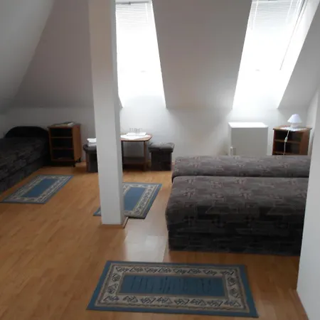 Bed & Breakfast Tolgyfa Vendeglo Es Panzio *