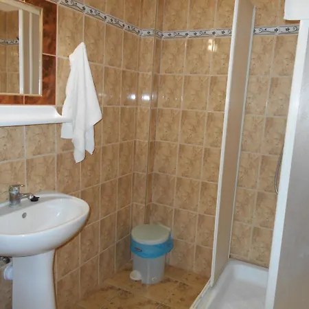 Tolgyfa Vendeglo Es Panzio Bed & Breakfast