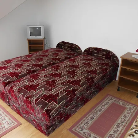 Tolgyfa Vendeglo Es Panzio Bed & Breakfast Palhaza