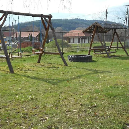 Tolgyfa Vendeglo Es Panzio Bed & Breakfast