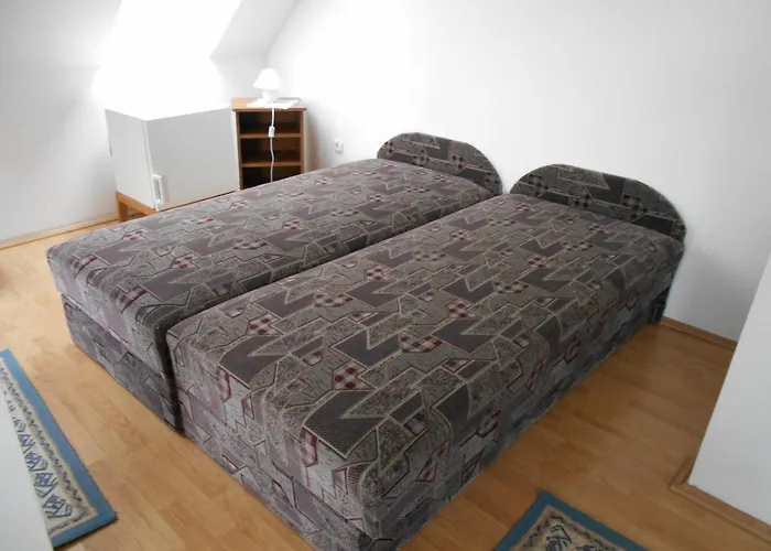 Bed & Breakfast Tolgyfa Vendeglo Es Panzio Palhaza