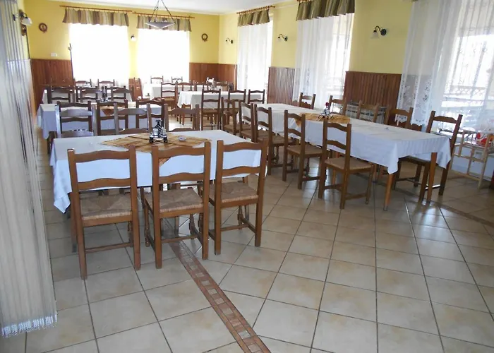 Tolgyfa Vendeglo Es Panzio Bed & Breakfast